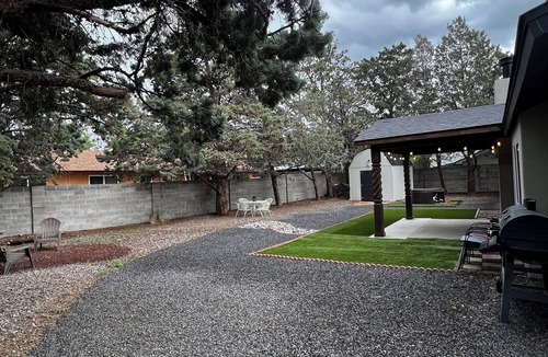 Northeast Heights House | Cozy, Remodeled Home by Tramway, Park-Side, Huge Yard, Near I-40