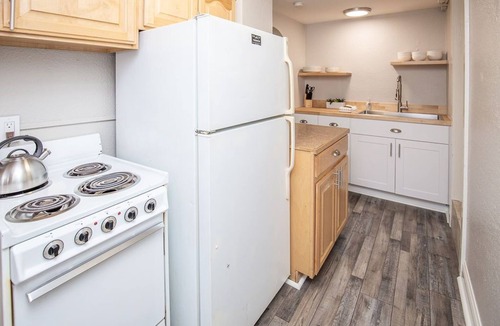 Greeley Apartment | Cozy Retreat | Walk to Unc | Free Cruiser Bikes