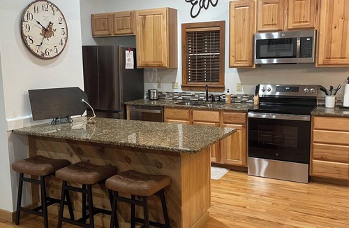 Glen Rose House | Cozy Riverside Getaway on the Paluxy River