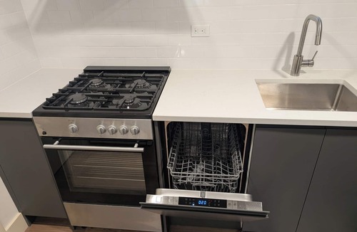 Wallingford Apartment | Cozy studio near peaceful Green Lake perfect for your city getaway