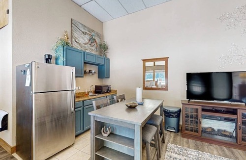 Lakeside Village Apartment | Cozy Studio with Lake and Mountain Views, Ski Access, Bike Trails, and Hot Tub