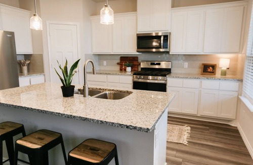 Wellborn House | Cozy, Stylish, 3 bedroom home in Aggieland! 8 min to Kyle Field