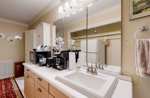 Lubbock House | Cozy suite with patio & enclosed backyard-centrally located