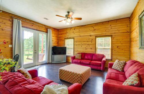 Summit House | Cozy Summit Cabin w/Hiking Trails & Fishing Pond!