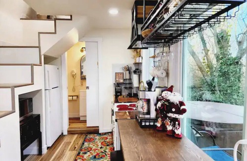 Highline Cottage | Cozy Tiny House Retreat – Nature, Privacy & Hot Tub