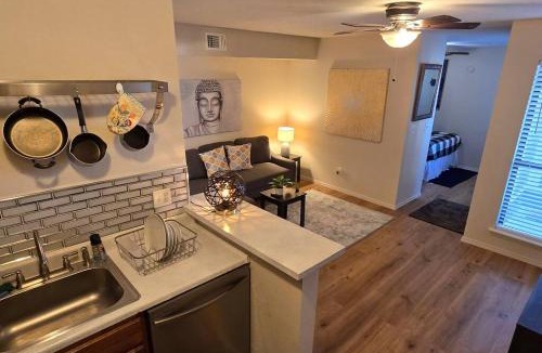 Oklahoma City Apartment | Cozy Updated Cove of Heaven, 5mins to Lake Hefner!