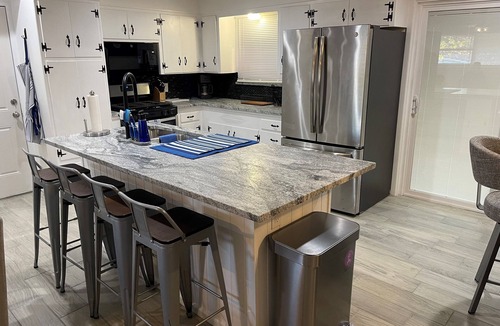 Sansom Park House | CoZyBeds|FamFrndly|Mins2DwnTwn|Stckyrds|WillRogers
