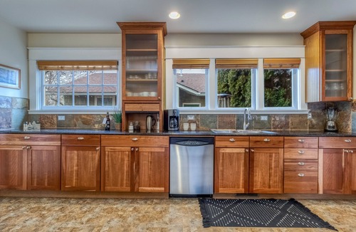 Walla Walla House | Craftsman House-Near Downtown & Dog Friendly