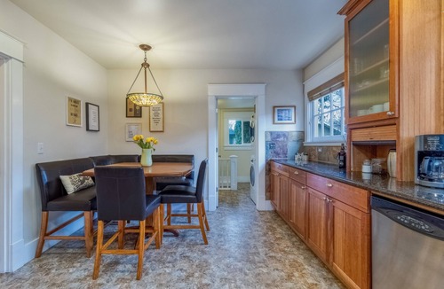 Walla Walla House | Craftsman House-Near Downtown & Dog Friendly