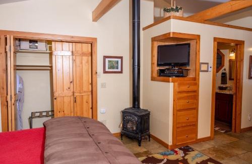Durango - Purgatory Cabin | Creekside Cabin at O-Bar-O