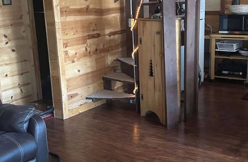 Cascade Cabin | Creekside Cabin, Pet Friendly, Lake Access!