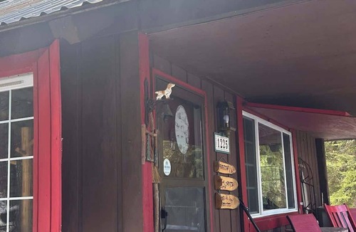 Cascade Cabin | Creekside Cabin, Pet Friendly, Lake Access!