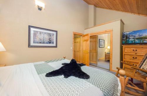Fall River Estates Apartment | Creekside Condos C by Estes Park Condos