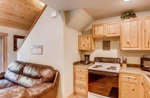 Fall River Estates Apartment | Creekside Condos E by Estes Park Condos