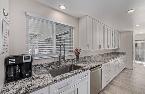 Goldsmith House | Creekside Getaway Near the City! 4 King beds and 2 queens!