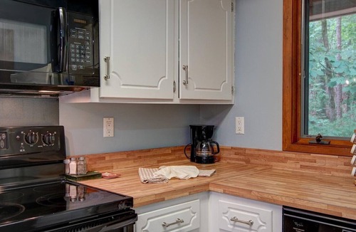 Mount Ida Condo | Crescent Moon/22DNC Hosted by LOVR
