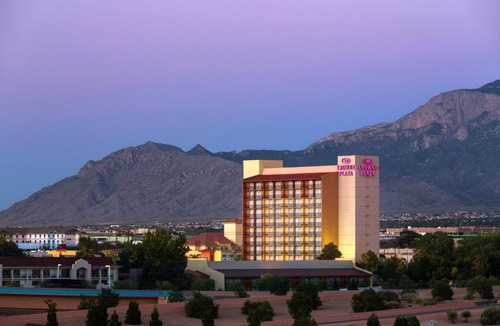 Northeast Heights Hotel | Crowne Plaza Albuquerque by IHG