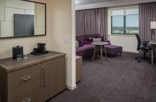 Springfield Hotel | Crowne Plaza Springfield by IHG