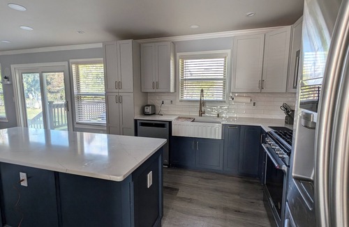 Columbus House | cul-de-sec home 4BR 3.5 Baths Sleeps 7 Jacuzzi tub