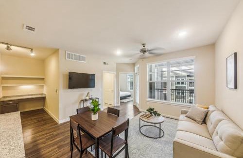 Southeast Houston Apartment | Cullen 4307 I Parking I Pool I Gym I 2Bd2Bth