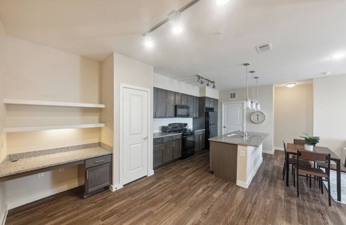 Southeast Houston Apartment | Cullen 5312 I New Construction 2Bd Apt I Gated