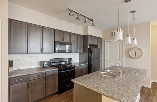 Southeast Houston Apartment | Cullen 5312 I New Construction 2Bd Apt I Gated