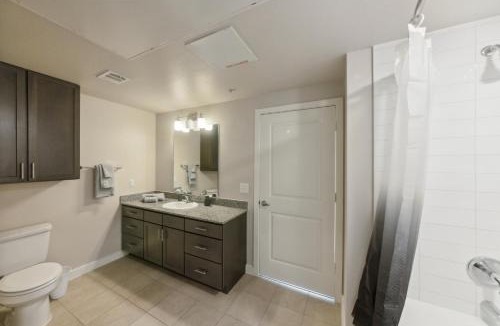 Southeast Houston Apartment | Cullen 8206 I New Construction 1Bd Apt I Gated
