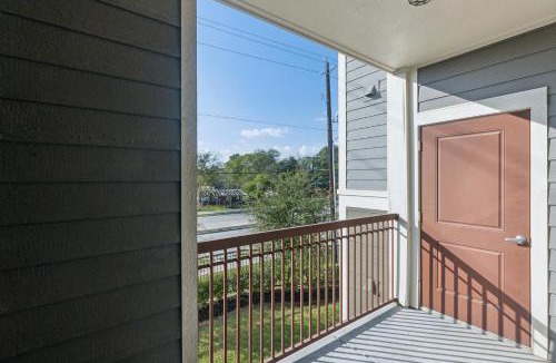 Southeast Houston Apartment | Cullen 8206 I New Construction 1Bd Apt I Gated
