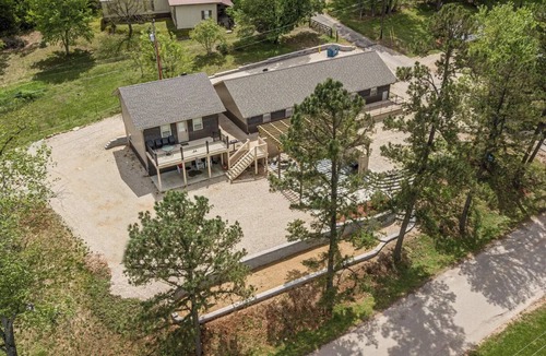 Van Buren Apartment | Current River Retreat 3 - 2 Bedroom Sleeps 6 - Cozy Apartment