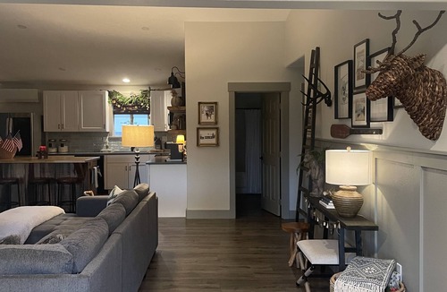 Donnelly House | Custom Built Cabin/House Surrounded by Gorgeous Views in Serene Donnelly