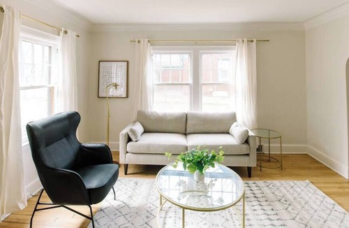 Des Moines House | Cute Family Friendly 3 Bedroom Home in Waterbury