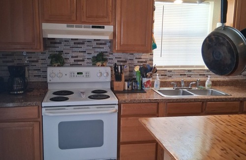 Eastland Cabin | Cute little 1 bedroom cabin on lake Lake Leon in Eastlake, Tx.
