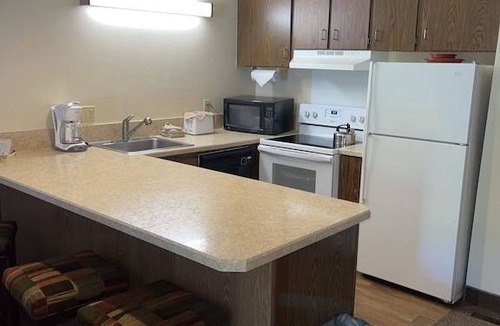 Wapato Point Apartment | D2 Ground Floor Waterfront Condo