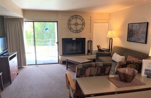 Wapato Point Apartment | D2 Ground Floor Waterfront Condo