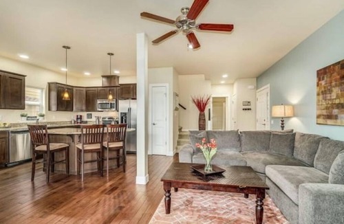 Quincy House | D25-2 Deck Unit Riverview w/ATCH garage Sunserra nearby heated pool and hot tub