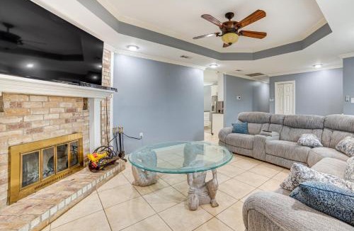 Duncanville House | Dallas Area Home w/Hot Tub, Families Welcome!