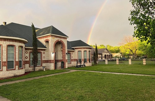 Dallas House | Dallas Horse Property on 5 acres, "a little piece of paradise."