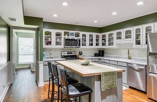 Daphne House | Daphne Home w/Deck: Close to Beaches & Parks!