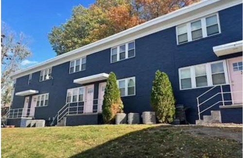 Joslyn Castle Apartment | Davenport Dwellings-Two Bedroom Close to UNMC