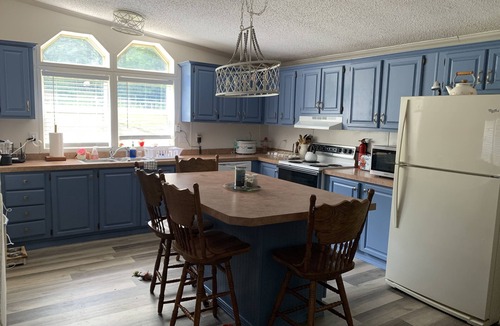 Rover House | Davis Ranch in beautiful Plainview Arkansas next to Nimrod Lake. Pet Friendly.