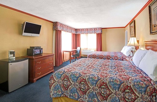 Huning Highland Historic District Hotel | Days Inn by Wyndham Albuquerque Downtown