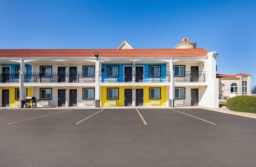 Gainesville Hotel | Days Inn by Wyndham Gainesville