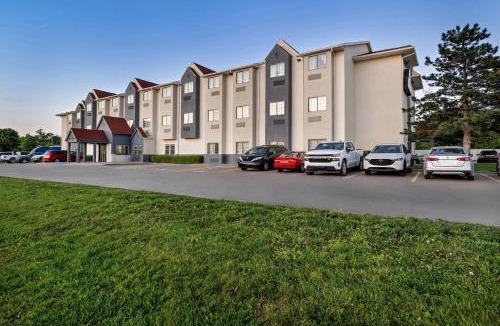 Kansas City Hotel | Days Inn by Wyndham near Kansas Speedway