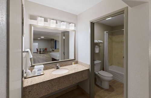 Oklahoma City Hotel | Days Inn by Wyndham Oklahoma City