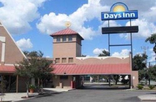 San Antonio Hotel | Days Inn by Wyndham San Antonio Splashtown/ATT Center