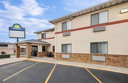 Pinnacles Entrance Badlands Hotel | Days Inn by Wyndham Wall