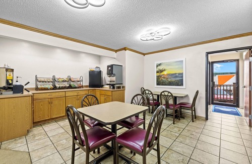 Pinnacles Entrance Badlands Hotel | Days Inn by Wyndham Wall