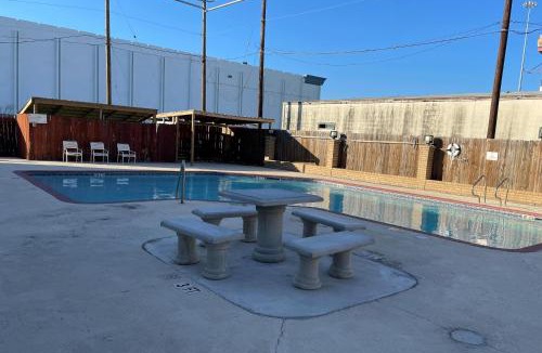 South Side Hotel | Days Inn & Suites by Wyndham Corpus Christi Central