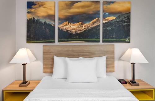 Airway Heights Hotel | Days Inn & Suites by Wyndham Spokane Airport Airway Heights