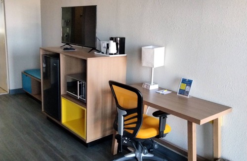 Albuquerque Hotel | Days Inn & Suites by Wyndham Albuquerque North